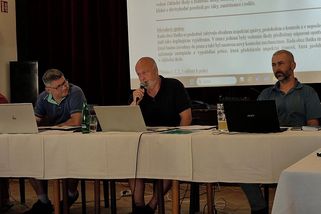 Facky žákovi, odchody učitelů a rozdělená vesnice. Ředitelky na Frýdecko-Místecku se zastali zastupitelé - Novinky